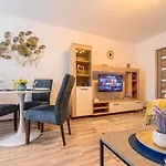 Luxury - Soarelui Astra Brassó