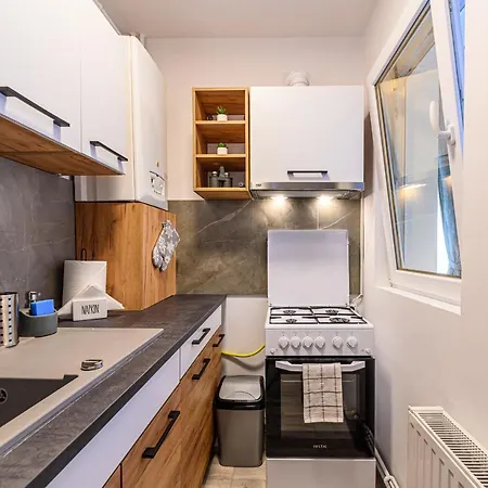 Luxury - Soarelui 10 * Braşov