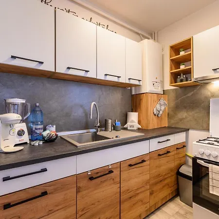 Luxury - Soarelui 10 * Braşov