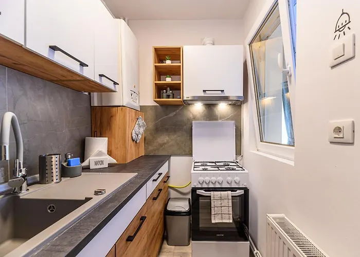 Luxury - Soarelui 10 * Брашов